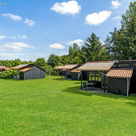 4 Person In Σπίτι διακοπών Hampen